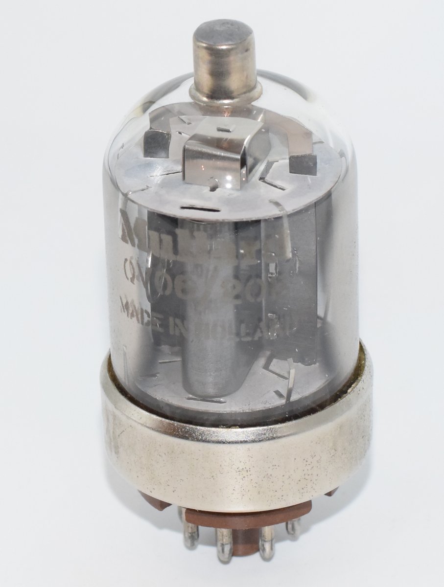 6146 / QV06/20E Mullard Holland NOS