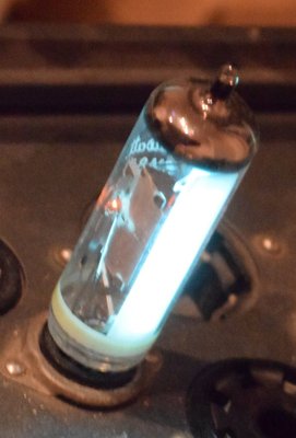EM87 Philips Miniwatt Holland Magic Tuning Indicator NOS