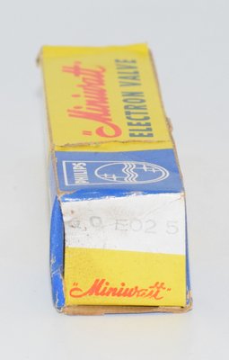 QQE02/5 / 6939 Philips Miniwatt USA NOS