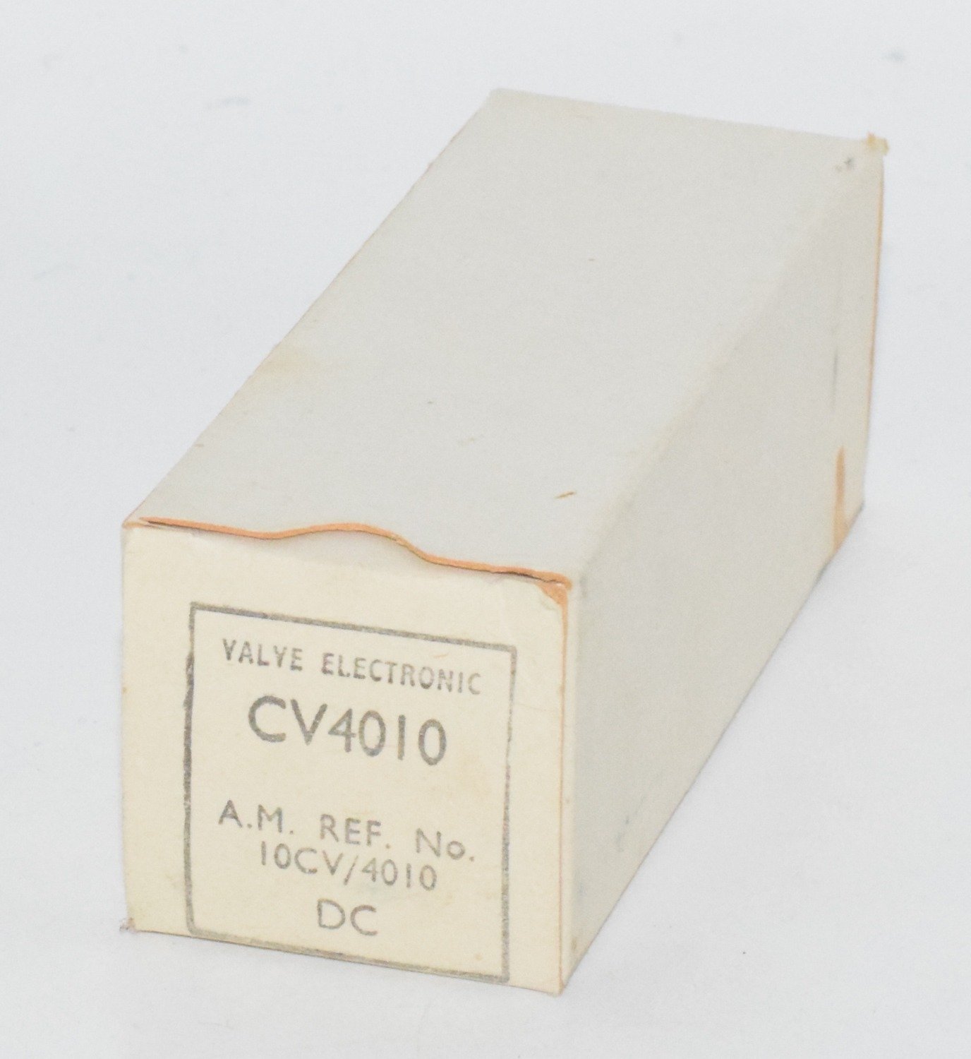 M8100 / CV4010 Mullard KB / DC Whyteleafe Great Britain Valve / Tube